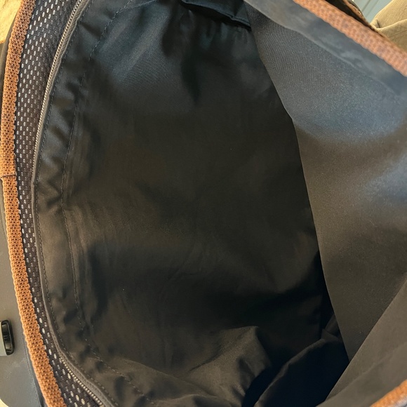 Tumi messenger bag - Picture 6 of 10